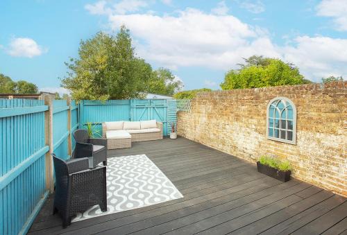 Pevensey House | Luxury Cottage with Hot Tub near Pevensey Castle