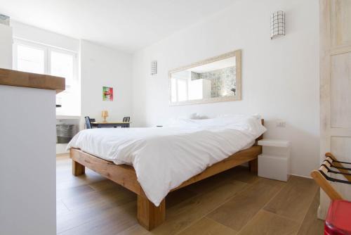 Ponte Seveso Apartment | Luxury Cozy Studio by Central Station - Café