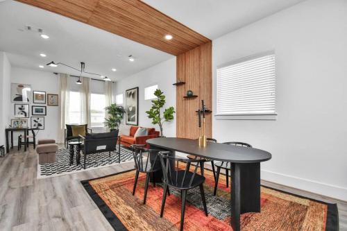 OST - South Union House | Luxury Escape at HTX Med Center!
