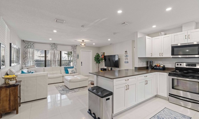 West Little River House | Luxury Family Friendly Villa