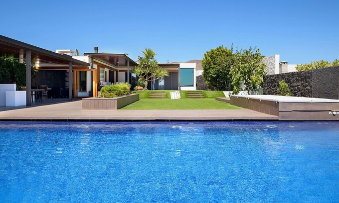 Playa Blanca Villa | Luxury & Harmony House