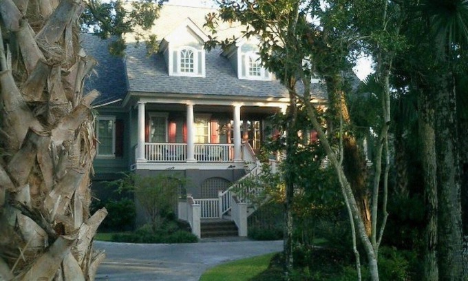 Vanderhorst Plantation House | Luxury Kiawah Home with Amazing Private Pool and Walk to the Beach