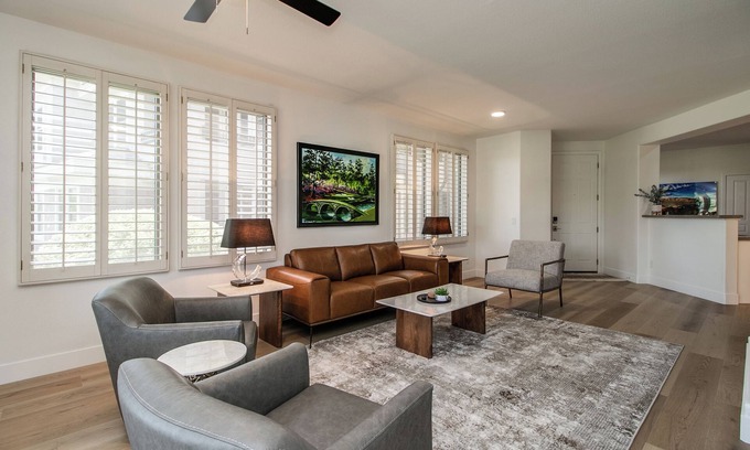 Kierland House | Luxury Kierland 2 Bdrm Golf Course Condo w/Garage!