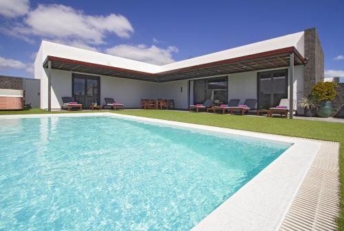 Los Mojones Villa | Luxury Los Mojones Villa Short Walk To Old Town Private Heated Pool Villa Los Mojones Angie Puerto Del Carmen