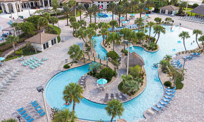 Davenport House | Luxury Mansion 8BR - Private Pool - Jacuzzi