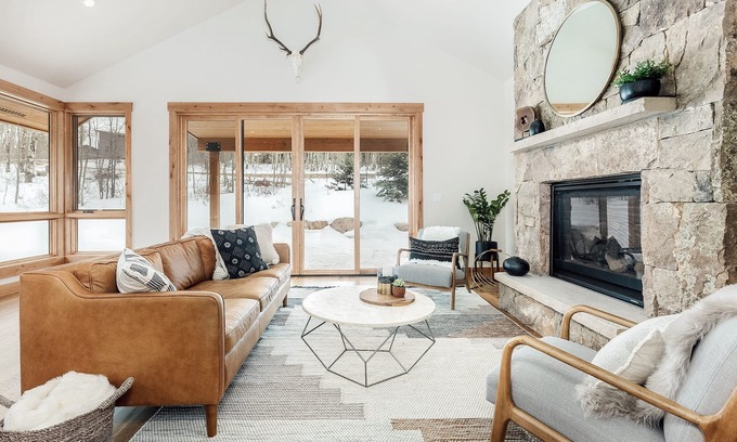 Silverthorne House | Luxury Mountain Retreat - pool+hot tubs