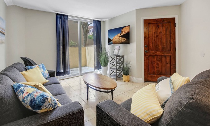 University City Condo | Luxury San Diego Suite Near Ocean!