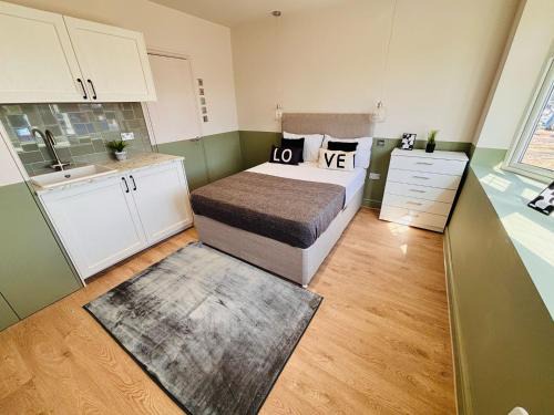 Dormers Wells Apartment | Luxury standard flats in Central London, ideal for tourists