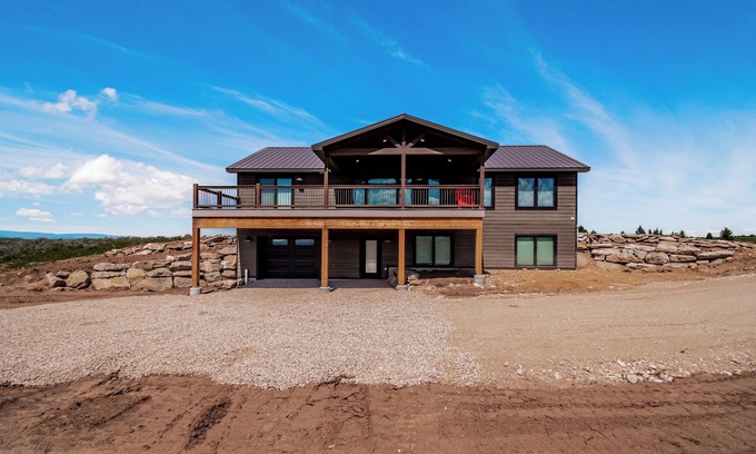 Tetonia House | Luxury Teton Valley Home Yellowstone JacksonHole Grand Targhee 6bd 4 Bath