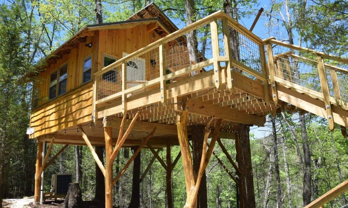 Gatlinburg - Pigeon Forge Ski Chalet | Luxury treehouse built by The Treehouse Guys of the DIY show