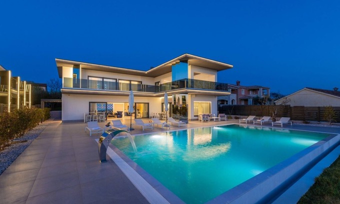 Kastelir Villa | Luxury villa Nimai Star with pool and sea view in Istria
