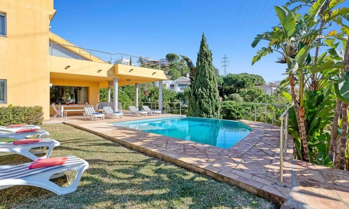 Marbella Apartment | Luxury Villa with spectaculair views by Varenso Holidays