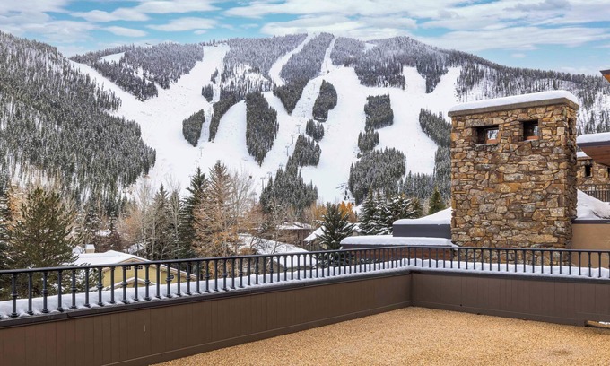 Warm Springs House | Luxury Warm Springs Home with Rooftop Hot Tub, Epic Views, + Walk to Lift!