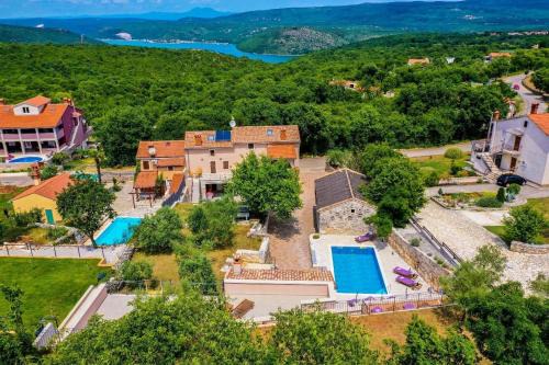 Rakalj House | Luxusvilla auf geräumigem privaten Eigentum