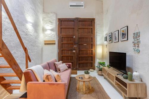 Pedreguer House | Luz, piedra y calma a 15 min del mar