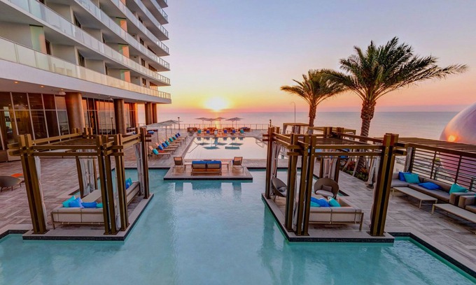 Hollywood South Central Beach Apartment | Lyfe Beach Resort