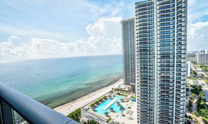 Hollywood South Central Beach Apartment | Lyfe Residence Building - Private apts over the beach