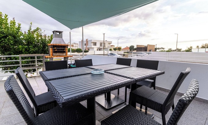 Viana do Castelo Villa | Lysa's House, house for 9 people, 200m from Amorosa beach