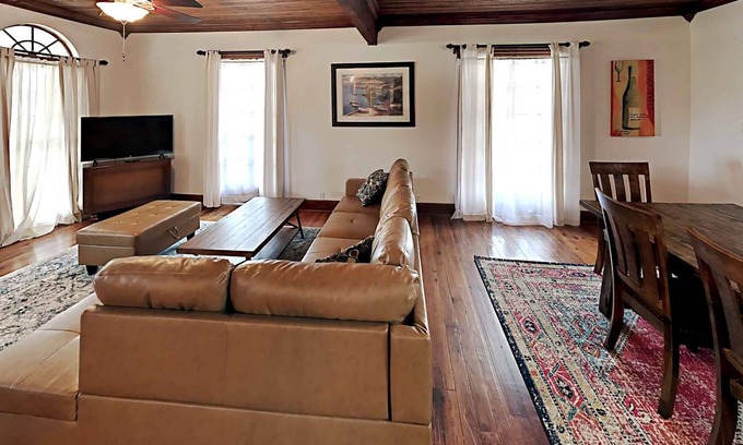 Sanders Beach House | M Street Hideaway