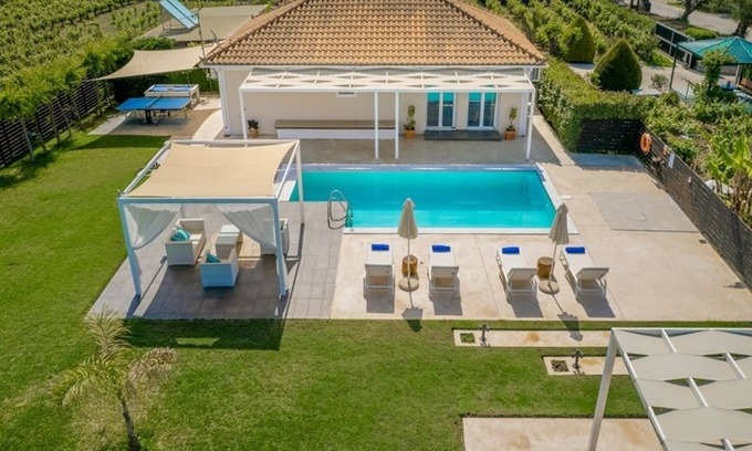 Vanato Villa | Madini Luxury Villa with free Pool Heating