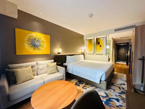 Makati Hotel | MADR Excellence at Novotel Manila Hotel Residence Acqua