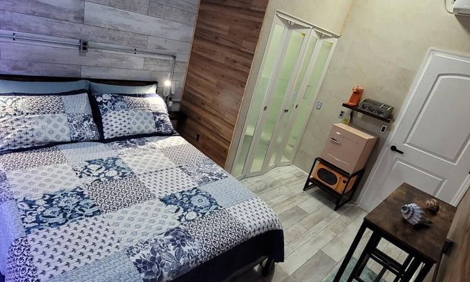 Apollo Beach House | Magic and Pacific small cozy space.