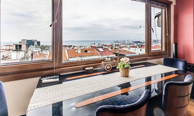 Moda Apartment | Magnificent Flat with Sea View in Kadikoy