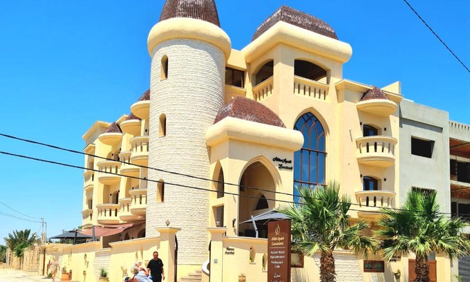 Jemmal Apartment | Mahdia - Baghdadi - Laourient Apartments, restaurant, café