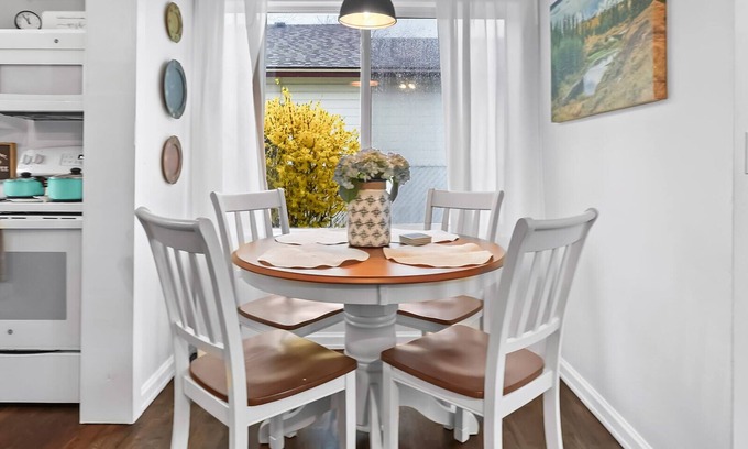 Star House | Main St. Cottageđ heart of downtownâď¸30min to BOI