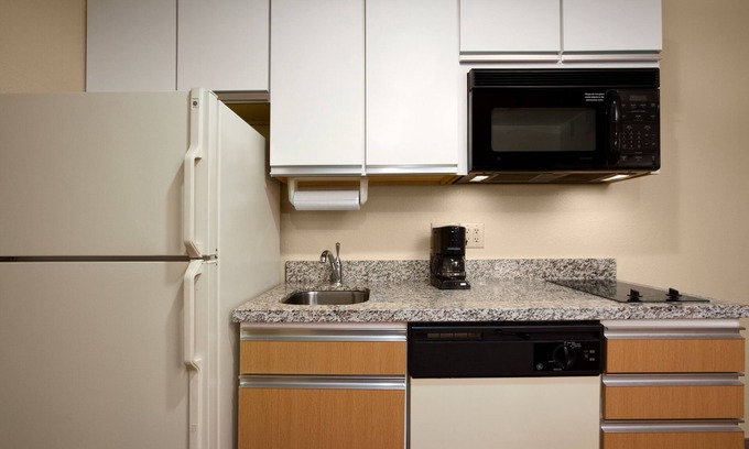 West Omaha Hotel | MainStay Suites Omaha Old Mill