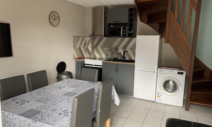 Fort-Mahon-Plage House | Maison à 50m de la Plage avec Terrasse, 2 Chambres et Parking Privé - Fort-Mahon-Plage - FR-1-482-35