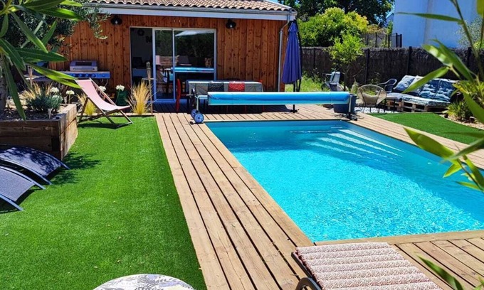 Eysines House | Maison 6/8 Pers, Jardin Piscine au Calme à 5 km de Bordeaux
