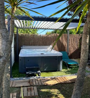 Jard-sur-Mer House | Maison avec jacuzzi - charme et sérénité pour 6 pers