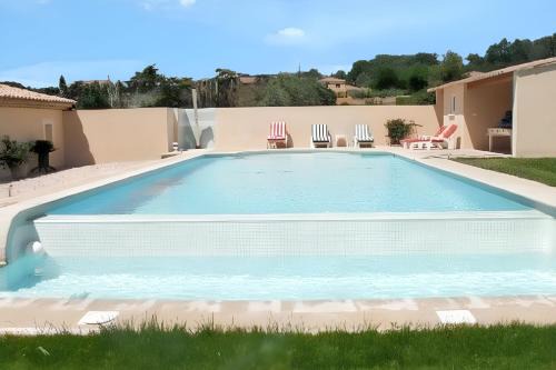 Aubignan House | Maison confortable à Aubignan avec piscine partagée
