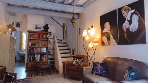 Avignon City Centre Villa | MAISON DE CHARME AVEC COUR, proche rue des Teinturiers