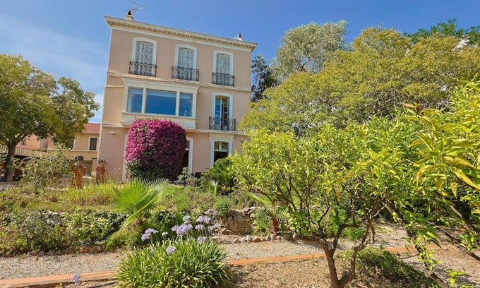 Hyeres City Centre Villa | Maison de Maître Centre Ville