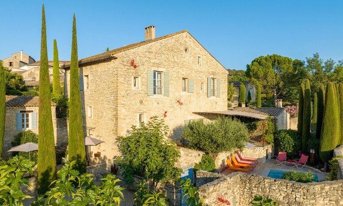 Lagnes House | Maison en Plein Coeur de Village Avec Piscine