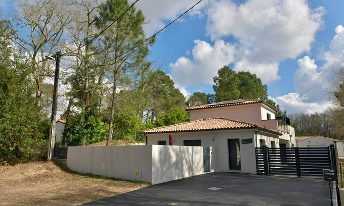 La Tremblade House | Maison Individuelle Avec Jardin Privatif, Place de Parking