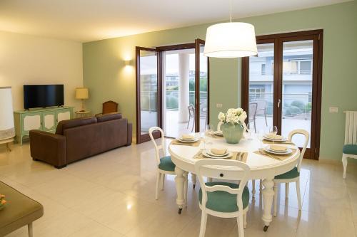 Trani Apartment | Maison & Suite