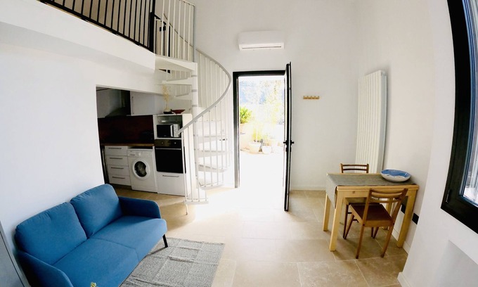 La Pompignane Bed & Breakfast | Maisonnette Rénovée au Vert, Proche du Centre-ville