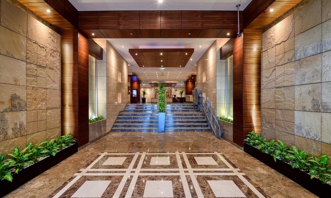 Al Mankhool Hotel | Majestic City Retreat Hotel