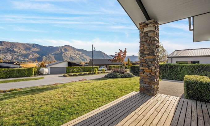 Wanaka House | Mako Haven - Wanaka Mountain Outlook