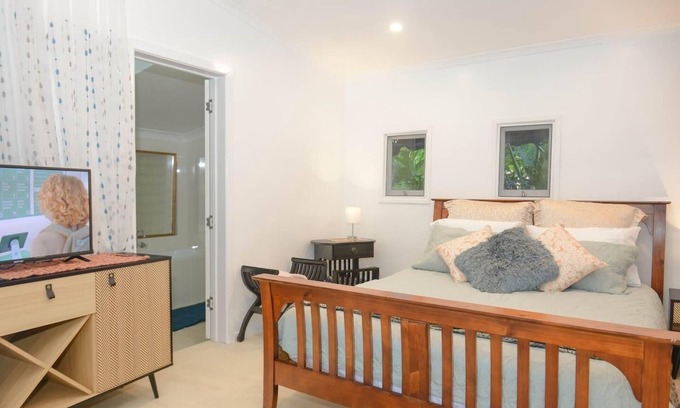 Witta Cottage | Maleny District - Charming Cottage in Witta 2 beds