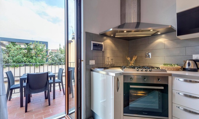Oltrarno Apartment | Mamo Florence - Malavolta Apartment