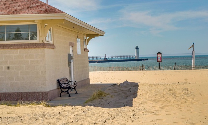 Manistee House | Manistee Cottage Near Beach & Dtwn