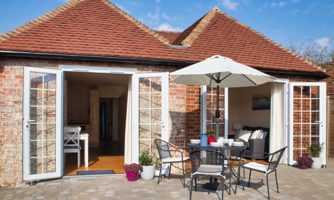 Ashford House | Maple Cottage - Two Bedroom House, Sleeps 4