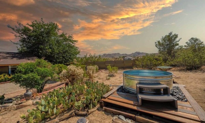 Joshua Tree Cottage | @ Marbella Lane - The Wine Mine Desert Escape