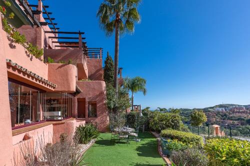 Ojen Apartment | Marbella Oasis, Pool, Garden, Golf, Tennis, Padel, Gym, Sauna
