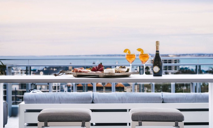 Mandurah Apartment | Marco Polo - Exclusive Escapes. Luxury 3 bed penthouse on Mandurah foreshore with pool, spa & gym.