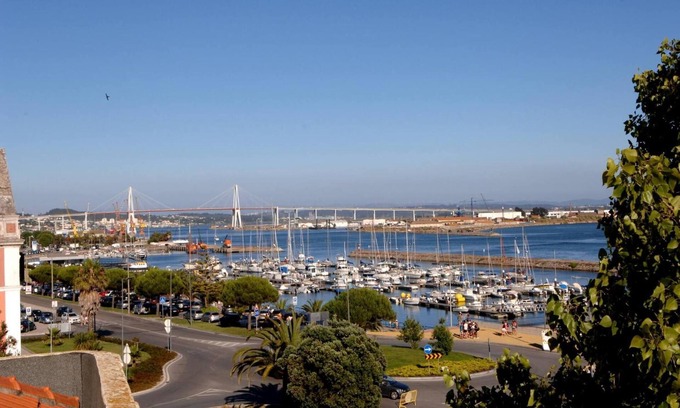 Figueira da Foz Bed & Breakfast | Marina Charming House